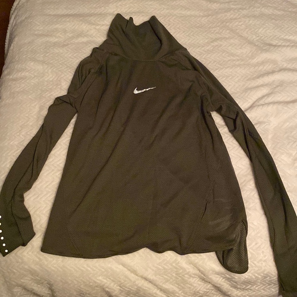 Nike workout top
